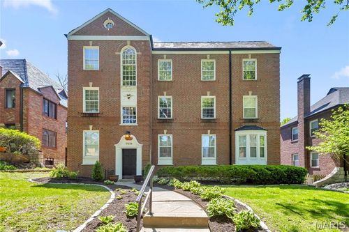 3-7536 Oxford Dr, Saint Louis, MO, 63105-2890 | Card Image