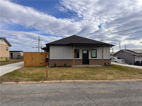 803 N 13th Place, Rogers, AR, 72756 | Card Image