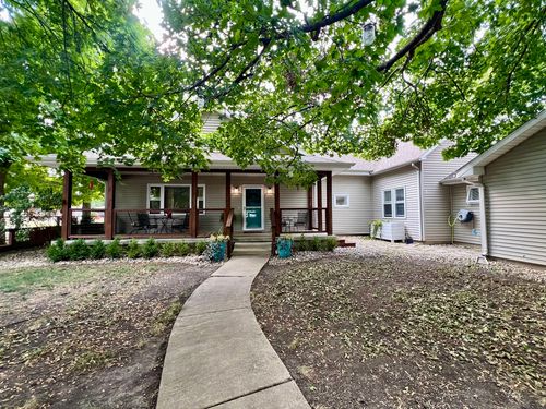 617 E Main St, Arcola, IL, 61910-1612 | Card Image