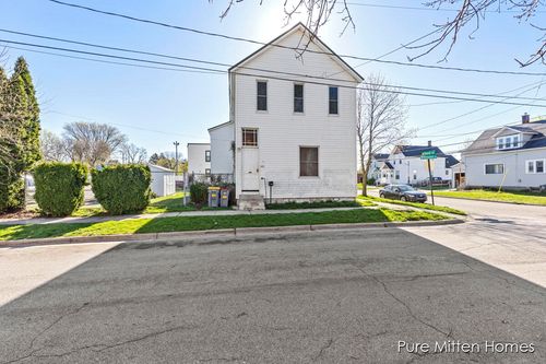 741 3rd St Nw, Grand Rapids, MI, 49504-5124 | Card Image