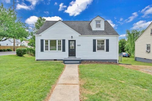 2637 Cornell Dr Nw, Roanoke, VA, 24012-2709 | Card Image