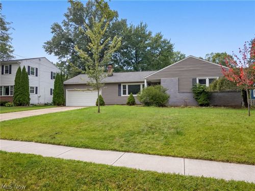 211 Roshon Dr, Medina, OH, 44256-2019 | Card Image
