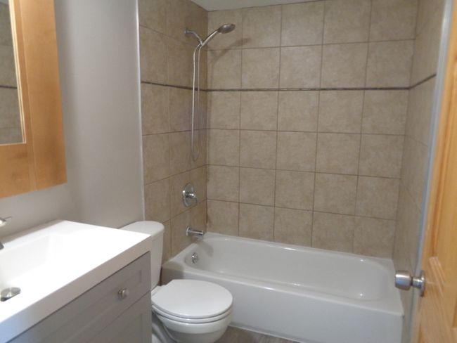 APT-1E - 9433 S 86 Th Ct, Condo with 2 bedrooms, 1 bathrooms and 1 parking in Hickory Hills IL | Image 7