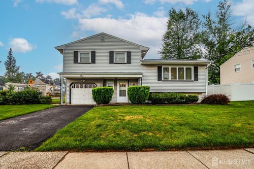5 Thelma Ct, Colonia, NJ, 07067-1518 | Card Image