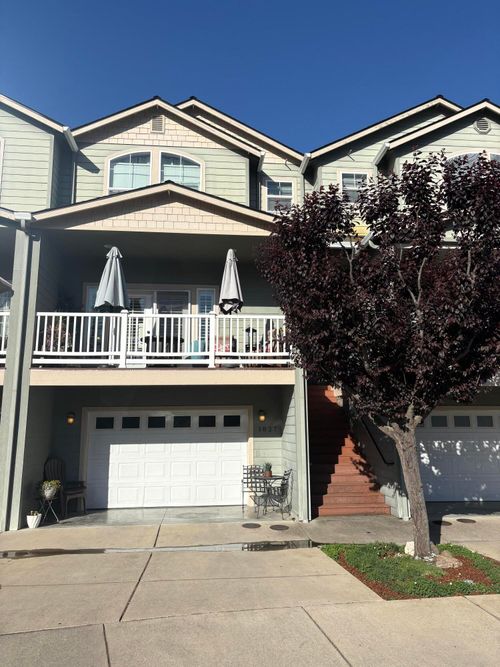 1827 Sw Hungry Hill Dr, Grants Pass, OR, 97527-1813 | Card Image