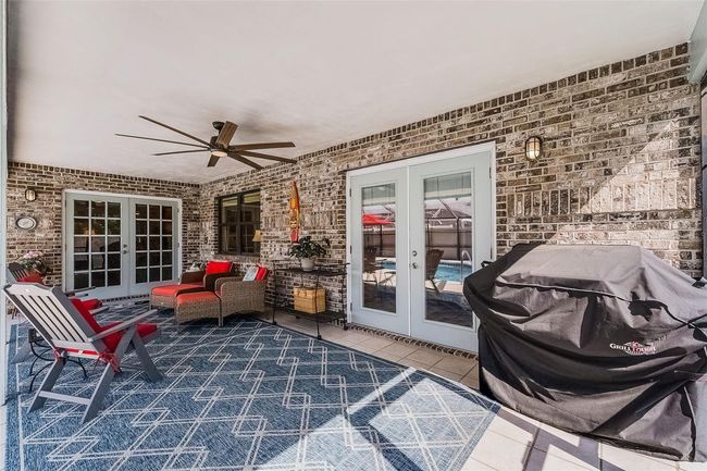 Relaxing covered/screened lanai, perfect for entertaining | Image 31
