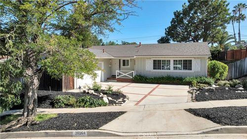 20264 Aetna St, Woodland Hills, CA, 91367-5405 | Card Image