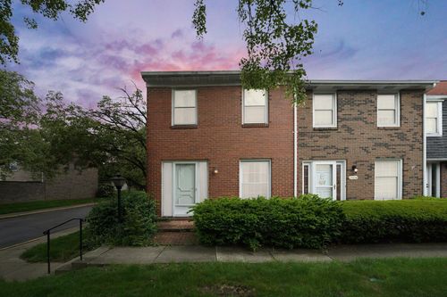 i11-2322 Hardesty Ct, Columbus, OH, 43204-2841 | Card Image