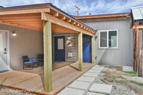 231 W Magnolia St, Pinedale, WY, 82941-5271 | Card Image