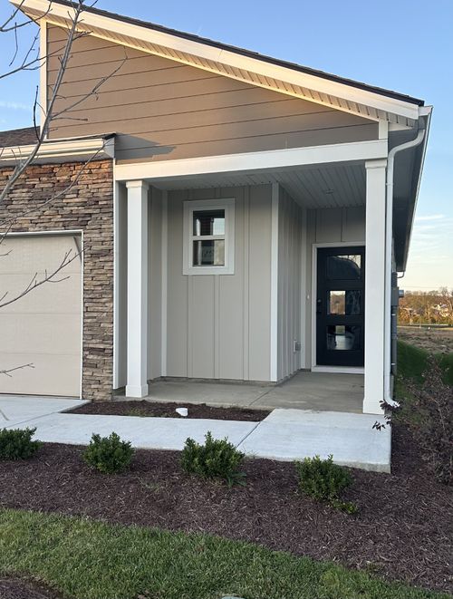 1021 Royal Gorge Pvt Ct, Gallatin, TN, 37066-5154 | Card Image