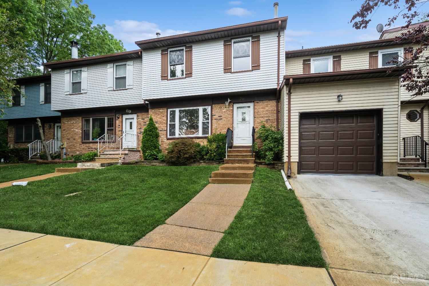 Corona Ct, Old Bridge, NJ 08857