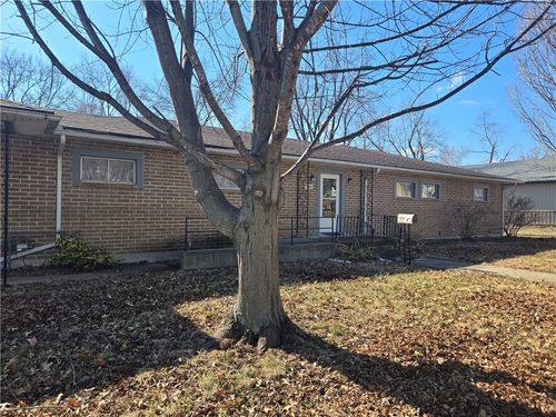 200 Ruby St, Sweet Springs, MO, 65351-1240 | Card Image