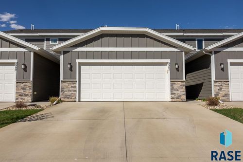 5902 S Whisper Creek Pl, Sioux Falls, SD, 57108-3098 | Card Image