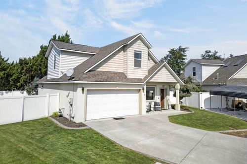 1312 N 37th Ct, Pasco, WA, 99301-2676 | Card Image