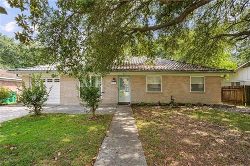 611 Dale Dr, Slidell, LA, 70458-2023 | Card Image
