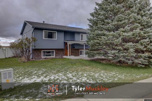 830 Fir Street, Glenrock, WY, 82637 | Card Image