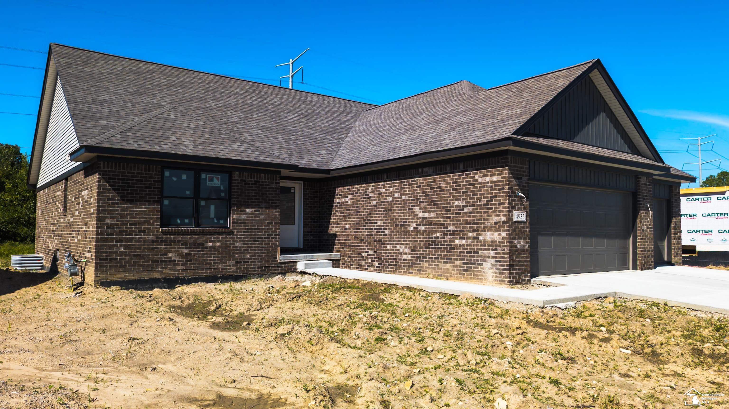 Skylark Dr, Monroe, MI 48161