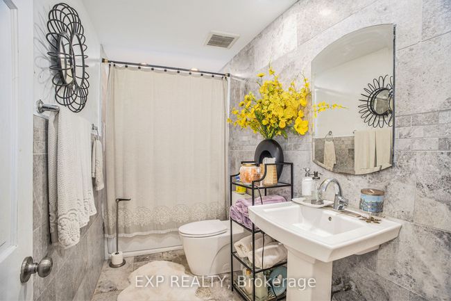 8411 Russell Rd, House other with 7 bedrooms, 5 bathrooms and 30 parking in Navan ON | Image 17