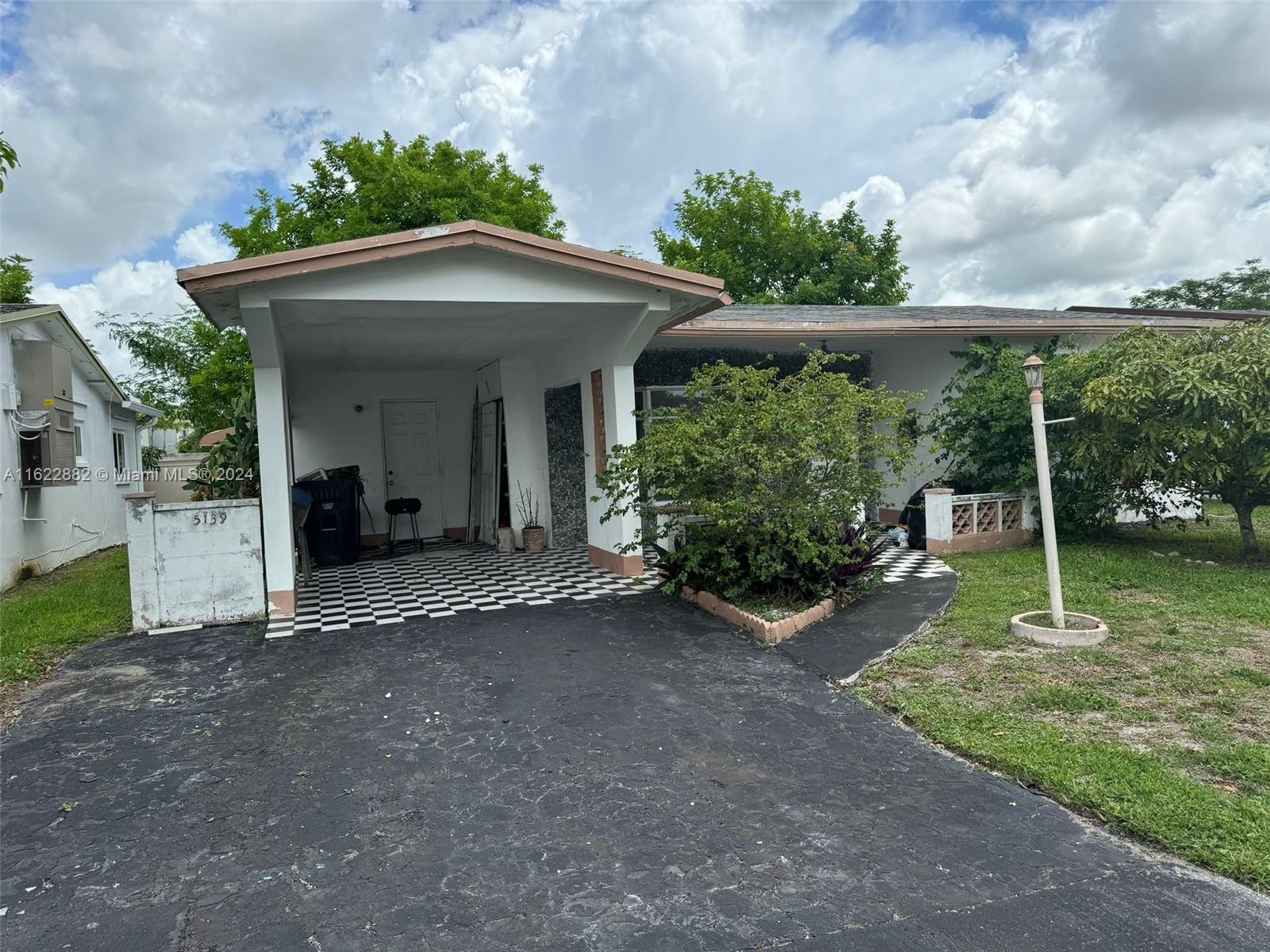 43rd Ct, Lauderdale Lakes, FL 33319