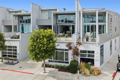 517 30th St, Newport Beach, CA, 92663-3713 | Card Image