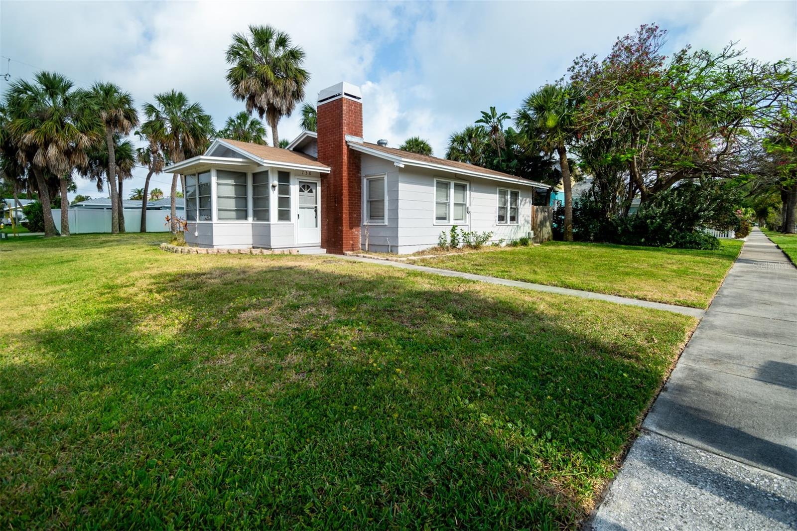 Lantana Ave, Clearwater Beach, FL 33767
