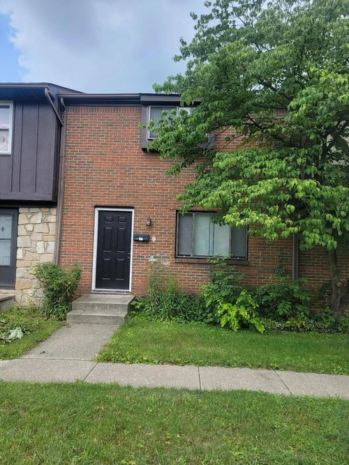 4867 Foxcroft Ct, Columbus, OH, 43232-4118 | Card Image