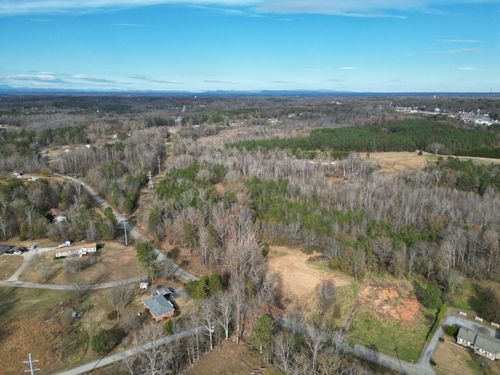 240 Overhead Bridge Rd, chesnee, SC, 29323-1909 | Card Image