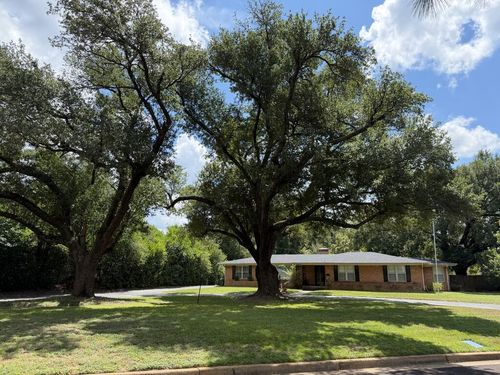 22 Sunset Rd, Palestine, TX, 75801-5308 | Card Image