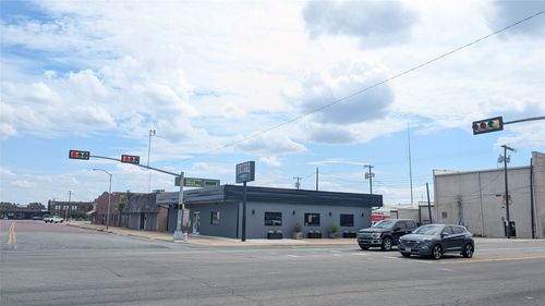 130 W Woodard St, Denison, TX, 75021-3033 | Card Image