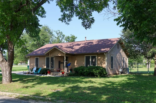 617 N Park St, House other with 3 bedrooms, 1 bathrooms and null parking in Dublin TX | Image 4