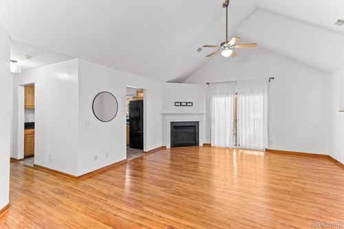 210 Marigold Cir, Westland, MI, 48185-9632 | Card Image