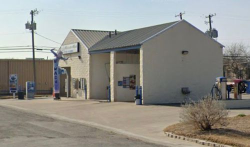 505 Nueces St, George West, TX, 78022-3497 | Card Image