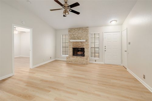 1915 Margalene Way, Austin, TX, 78728-6250 | Card Image