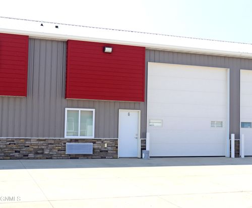 6-1429 Burlington Dr, Bismarck, ND, 58504-7741 | Card Image