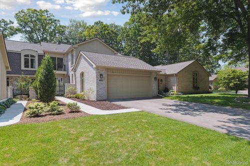 1105 Ivyglen Cir, Bloomfield Hills, MI, 48304-1237 | Card Image