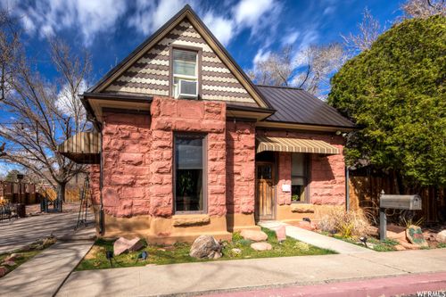 84 W 200 N, Moab, UT, 84532-2329 | Card Image