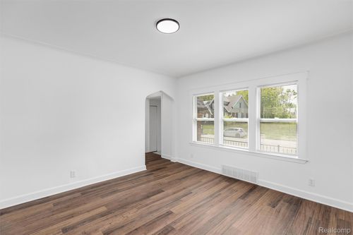 7505 E Robinwood St, Detroit, MI, 48234-3162 | Card Image