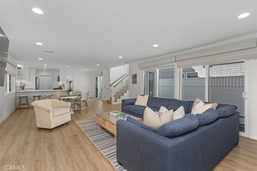 255 Colton St, Newport Beach, CA, 92663 | Card Image