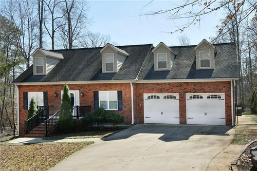 240 Montclair Dr, Advance, NC, 27006-7879 | Card Image