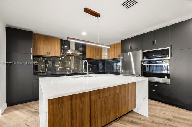 3910 Ne 27 Th Ter, House other with 4 bedrooms, 3 bathrooms and null parking in Lighthouse Point FL | Image 11