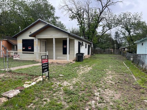 1011 Center St, San Antonio, TX, 78202-2902 | Card Image