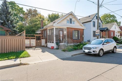 252 Beechwood Ave, Hamilton, ON, L8L2T1 | Card Image