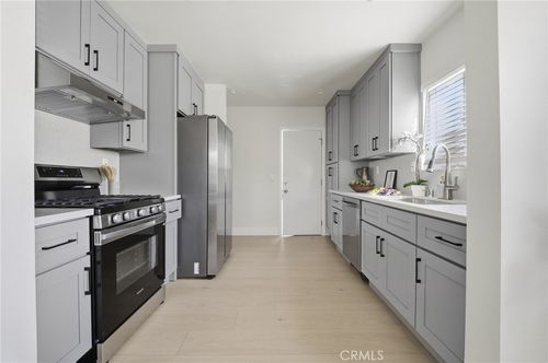 345 E Janice Street, Long Beach, CA, 90805 | Card Image