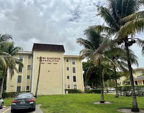 c106-11905 Ne 2nd Ave, North Miami, FL, 33161-6172 | Card Image