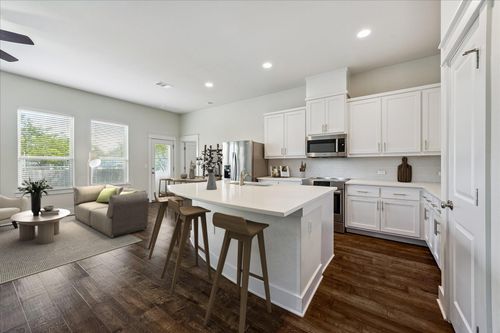 23-13001 Hymeadow Dr, Austin, TX, 78729-1777 | Card Image