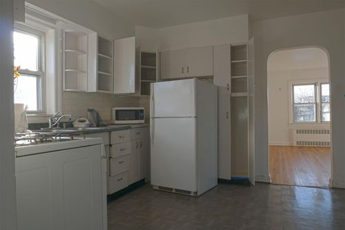 fl-2nd-284 Beach 19th St, Far Rockaway, NY, 11691-4431 | Card Image