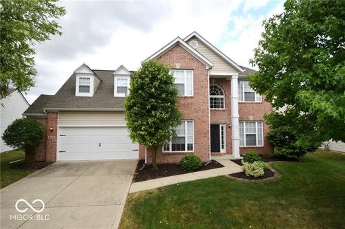 6255 Canterbury Dr, Zionsville, IN, 46077-9165 | Card Image
