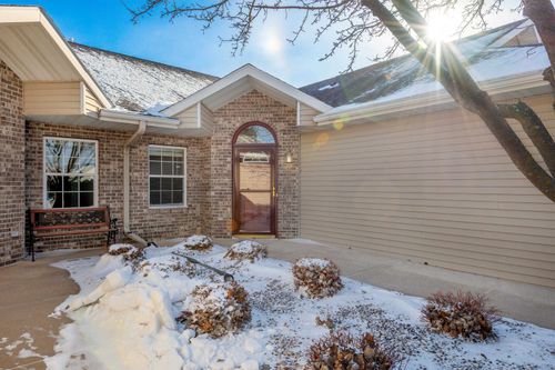 584 N Wisconsin St, Berlin, WI, 54923-1170 | Card Image