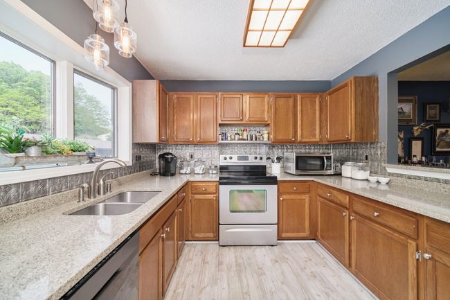 APT-8 - 317 5 Th Ave, Condo with 2 bedrooms, 1 bathrooms and null parking in Manistee MI | Image 4