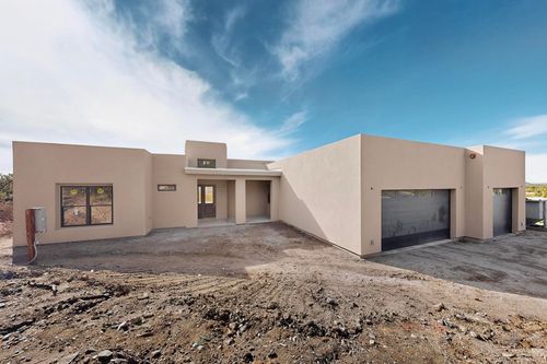 24 W Long View Dr, Santa Fe, NM, 87505-1511 | Card Image